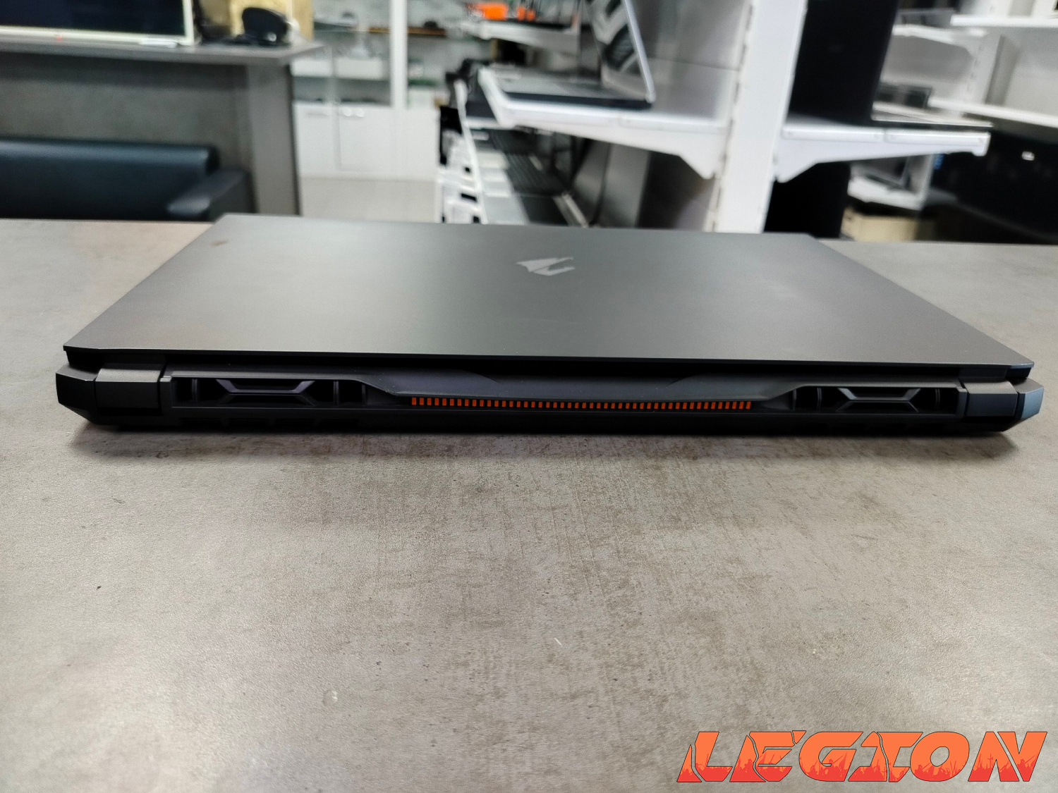 Aorus/i7 13700/16GB/RTX 4080/1000GB SSD/17.3 IPS